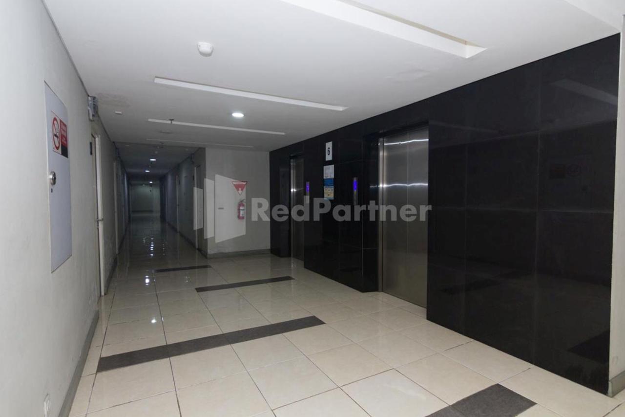 Redliving Apartemen Skylounge Tamansari - Vanez Room Тангеранг Экстерьер фото